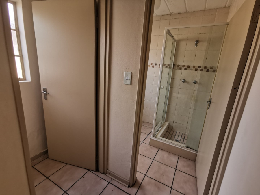 2 Bedroom Property for Sale in Kannoniers Park North West